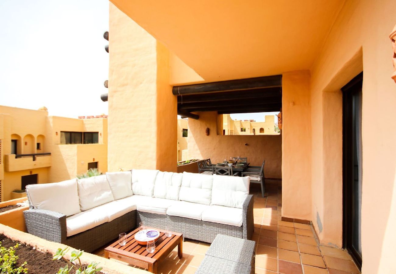 Apartment in Manilva - Spacious 3 bed apt near Duquesa Golf and Port 