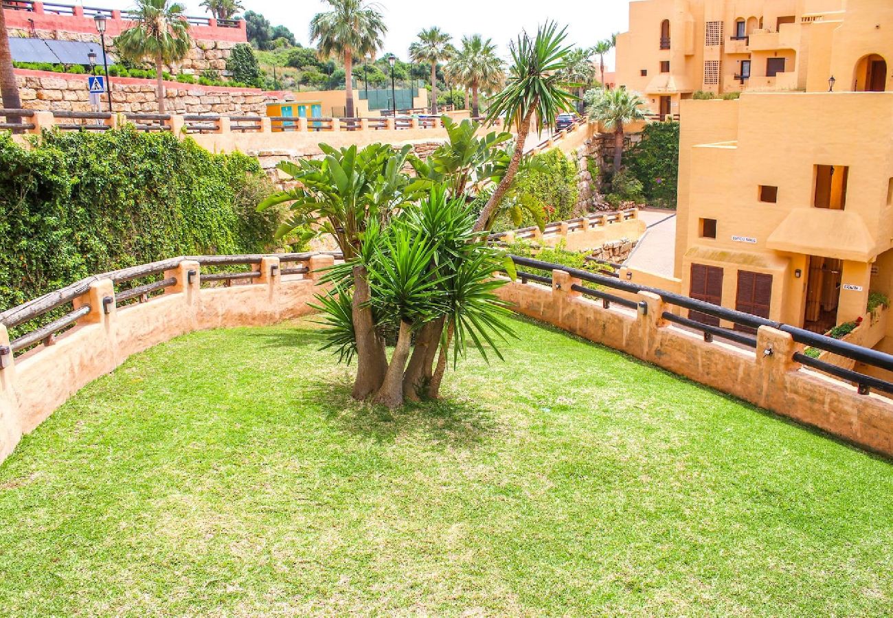 Apartment in Manilva - Spacious 3 bed apt near Duquesa Golf and Port 