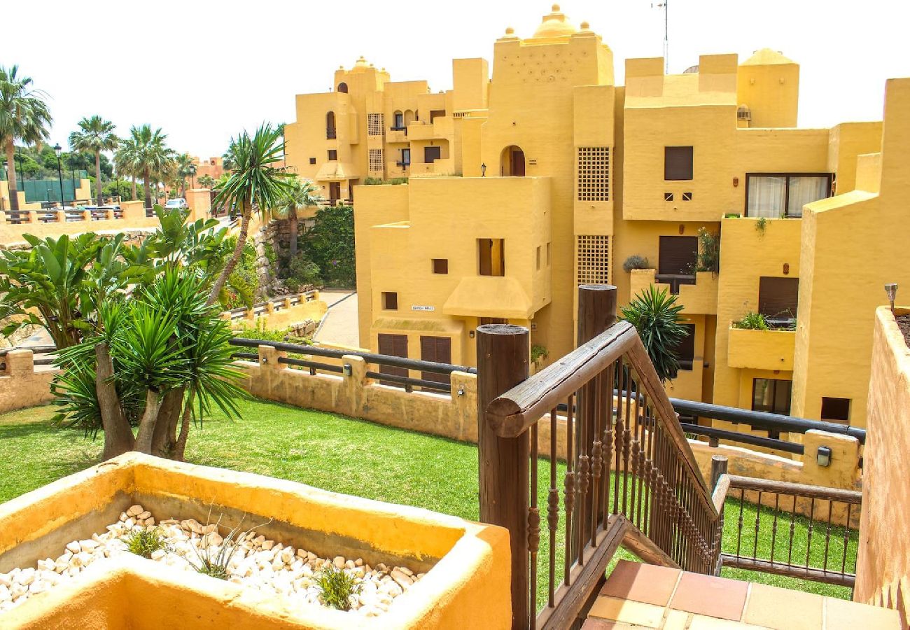 Apartment in Manilva - Spacious 3 bed apt near Duquesa Golf and Port 