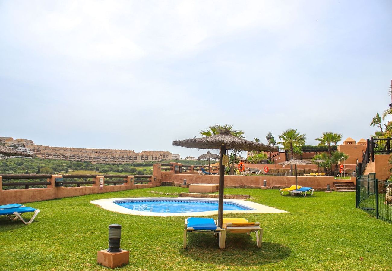 Apartment in Manilva - Spacious 3 bed apt near Duquesa Golf and Port 