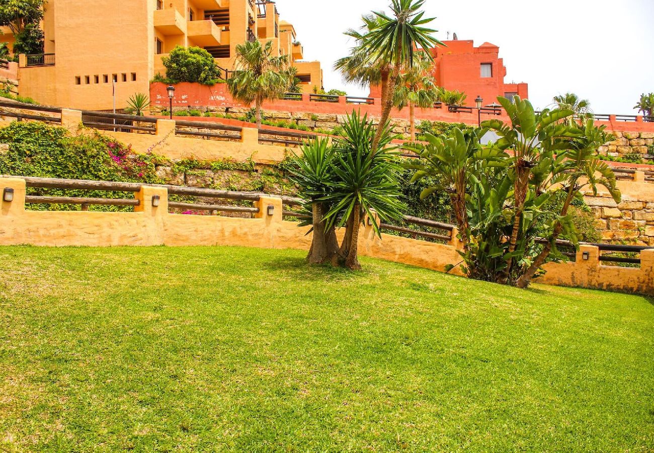 Apartment in Manilva - Spacious 3 bed apt near Duquesa Golf and Port 