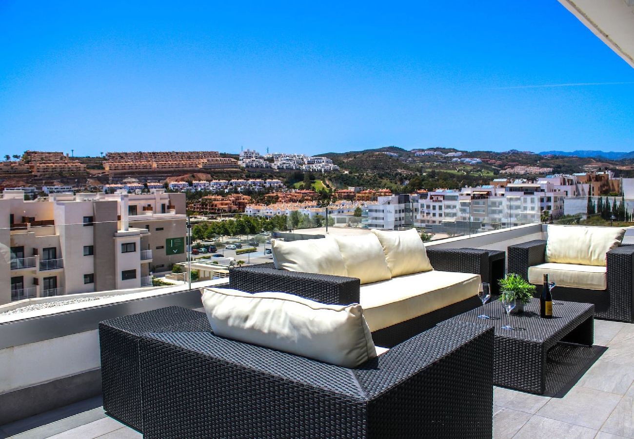 Apartment in Mijas Costa - Penthouse with private hot tub and plunge pool 