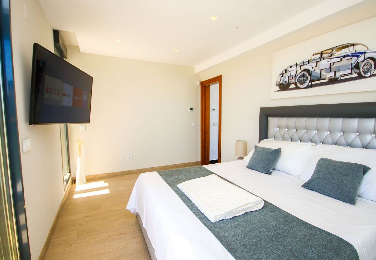 Apartment in Mijas Costa - Penthouse with private hot tub and plunge pool 