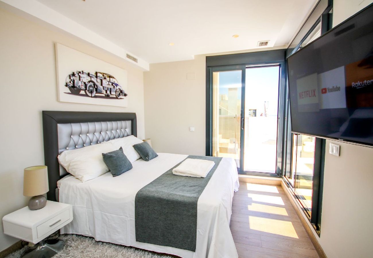 Apartment in Mijas Costa - Penthouse with private hot tub and plunge pool 