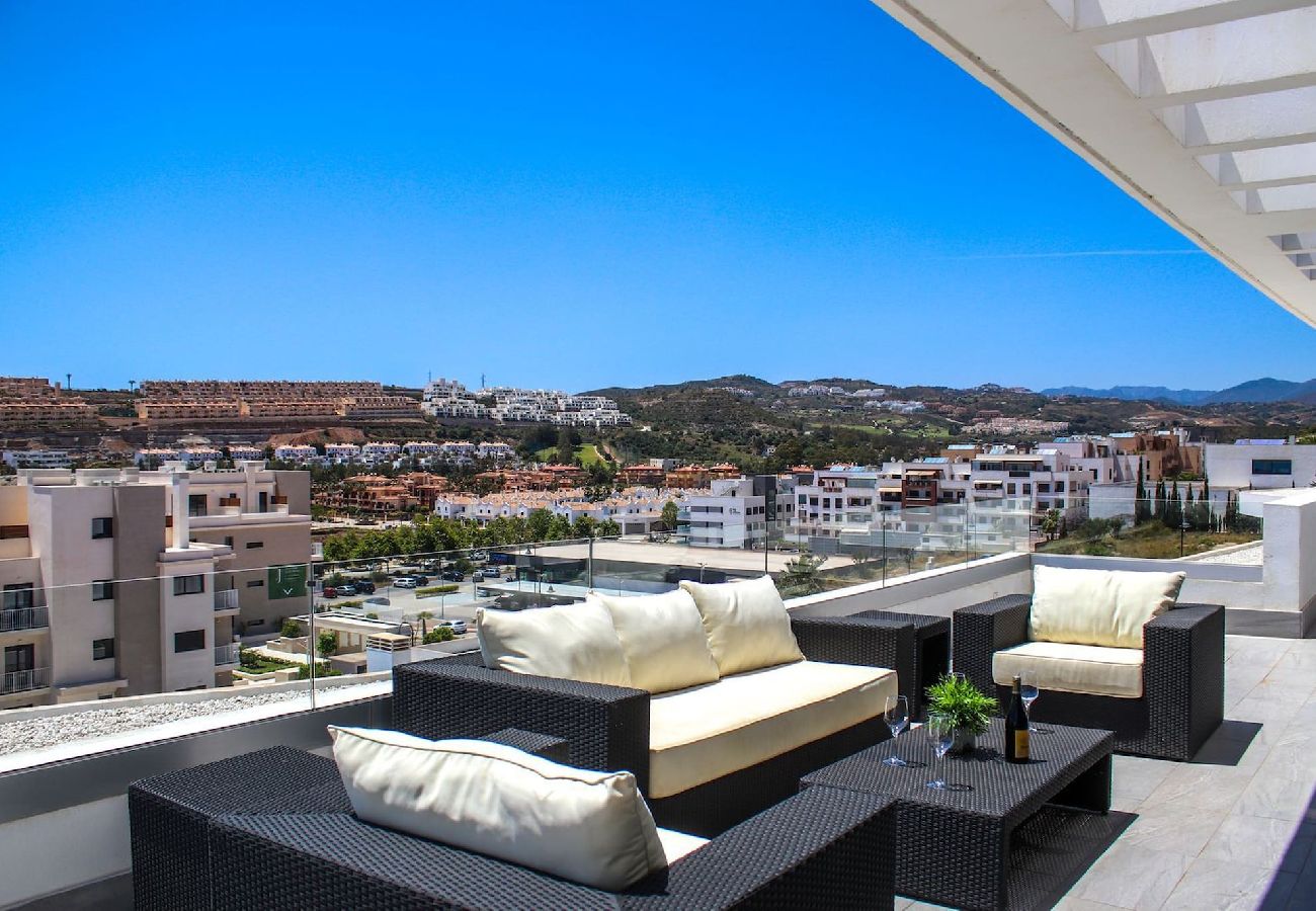 Apartment in Mijas Costa - Penthouse with private hot tub and plunge pool 