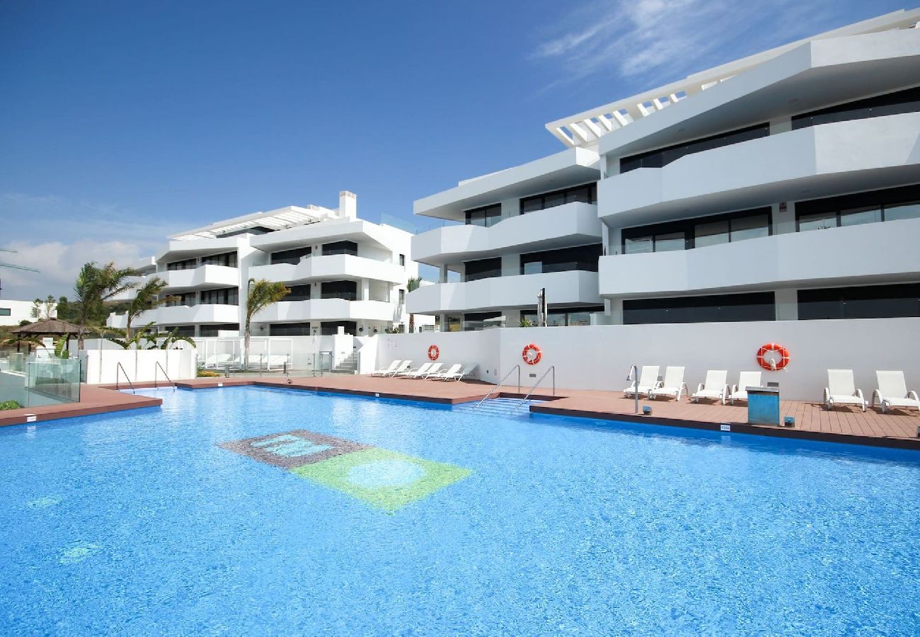 Apartment in Mijas Costa - Penthouse with private hot tub and plunge pool 