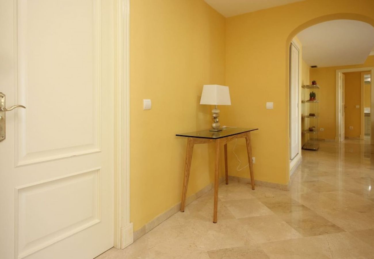 Townhouse in Casares - Spacious 4 Bedroom Townhouse in Bahia de Casares 