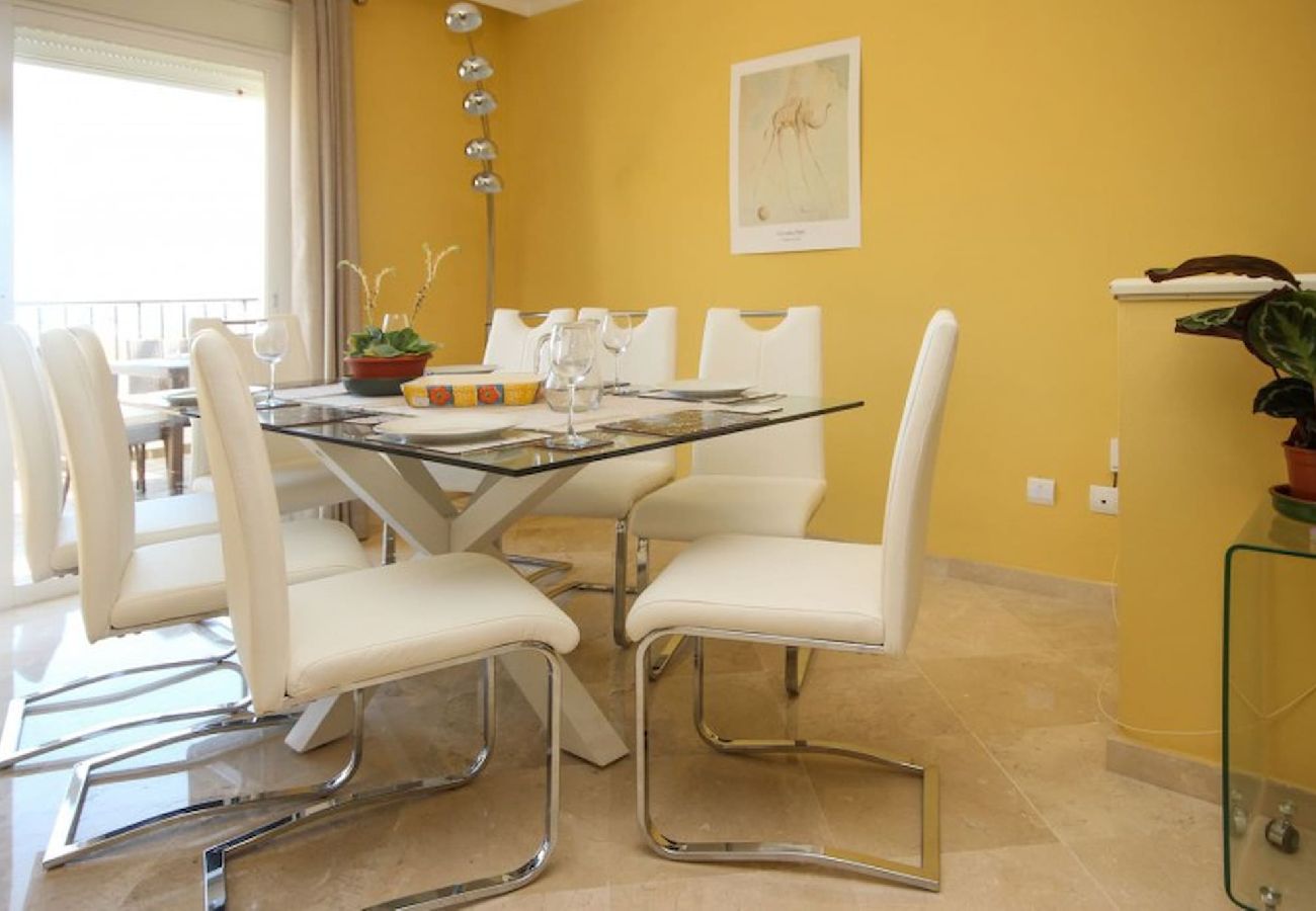 Townhouse in Casares - Spacious 4 Bedroom Townhouse in Bahia de Casares 