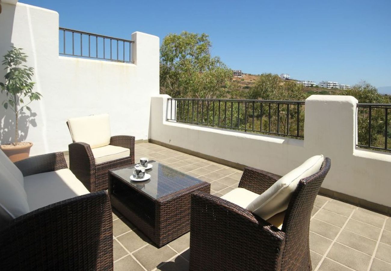 Townhouse in Casares - Spacious 4 Bedroom Townhouse in Bahia de Casares 