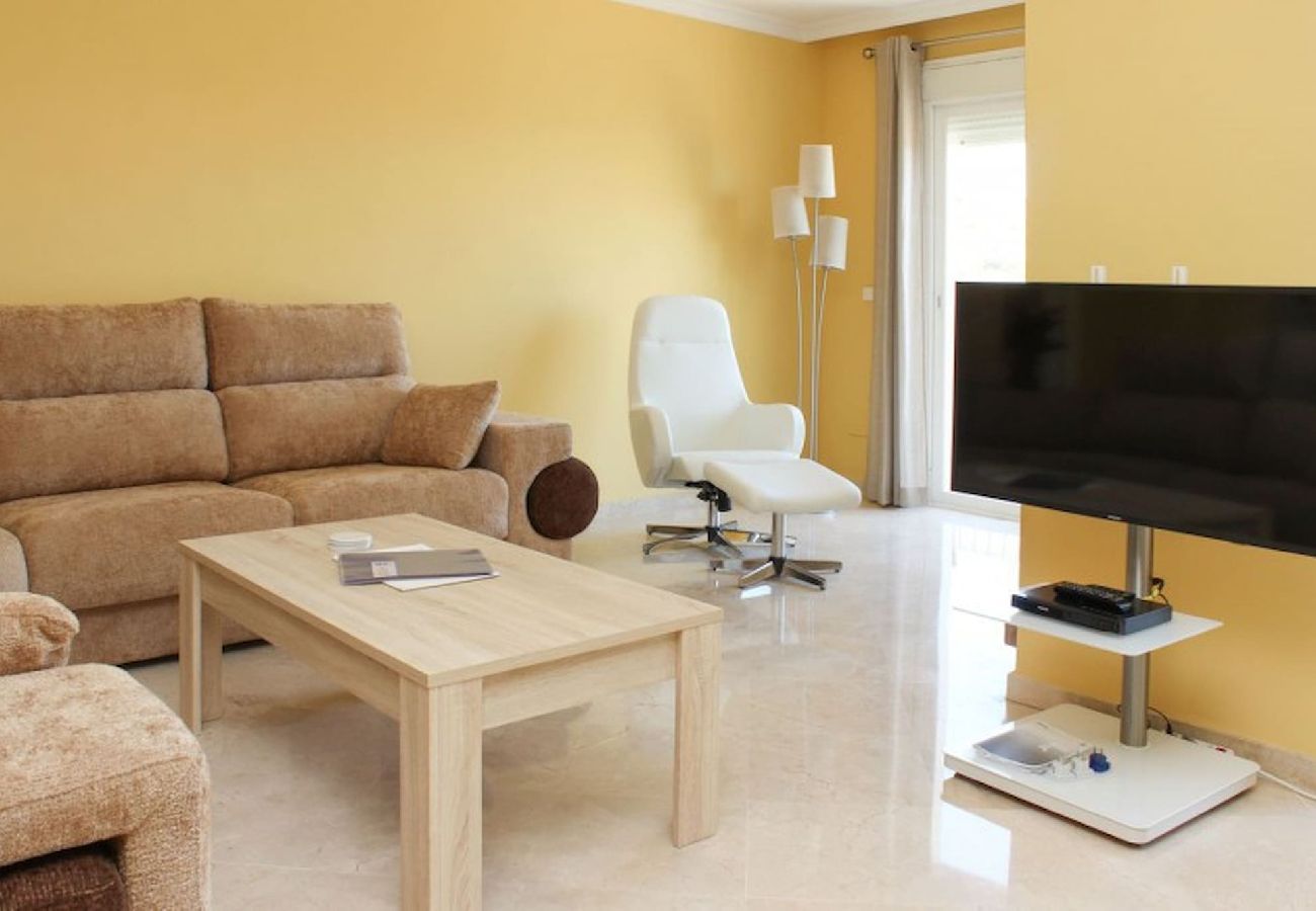 Townhouse in Casares - Spacious 4 Bedroom Townhouse in Bahia de Casares 