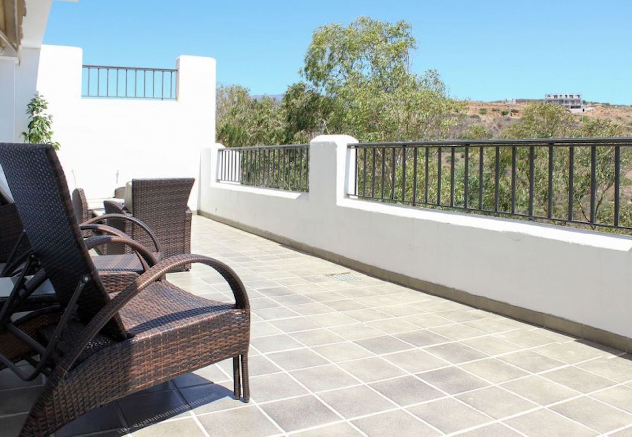 Townhouse in Casares - Spacious 4 Bedroom Townhouse in Bahia de Casares 