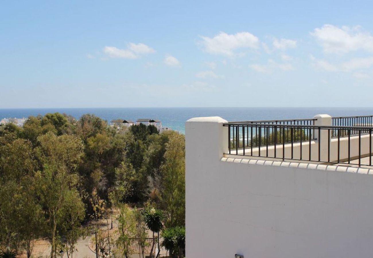 Townhouse in Casares - Spacious 4 Bedroom Townhouse in Bahia de Casares 