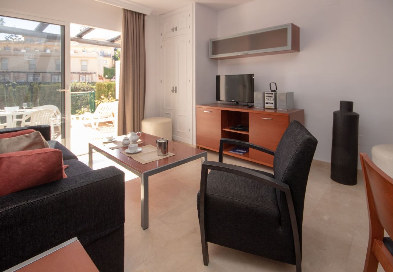 Apartment in Fuengirola - 2 bed townhouse Marina del Sol near beach and town 