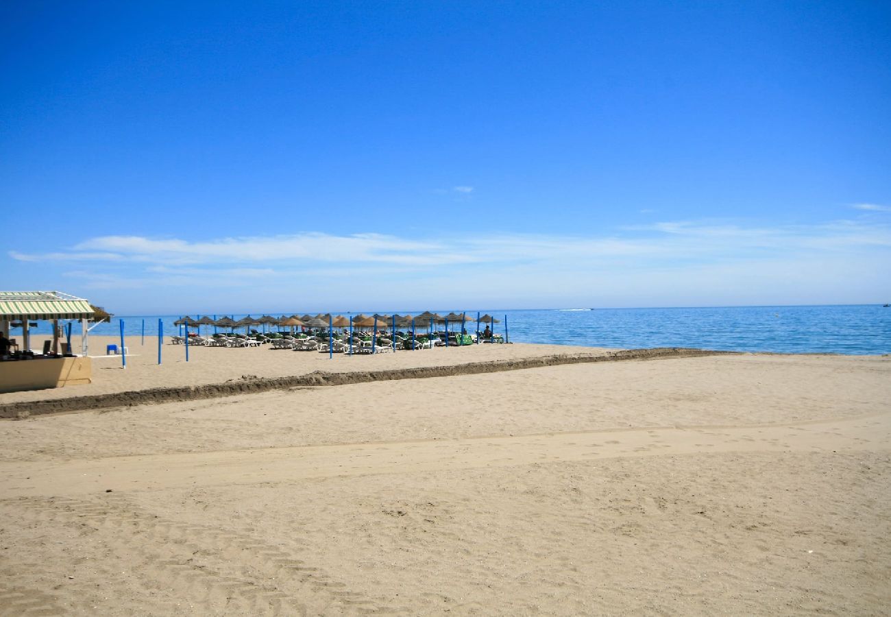 Apartment in Fuengirola - 2 bed townhouse Marina del Sol near beach and town 