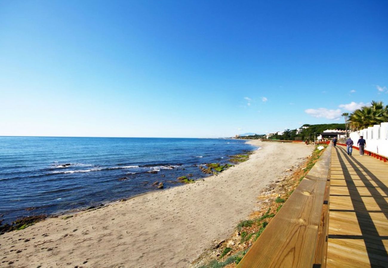 Townhouse in Mijas Costa - Three Bedroom Town House to rent in Calahonda 