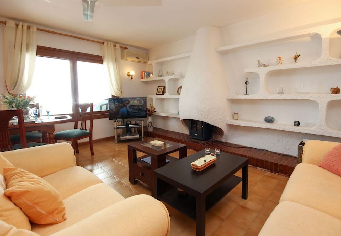 Townhouse in Fuengirola - 2 Bedroom Holiday Rental Townhouse 