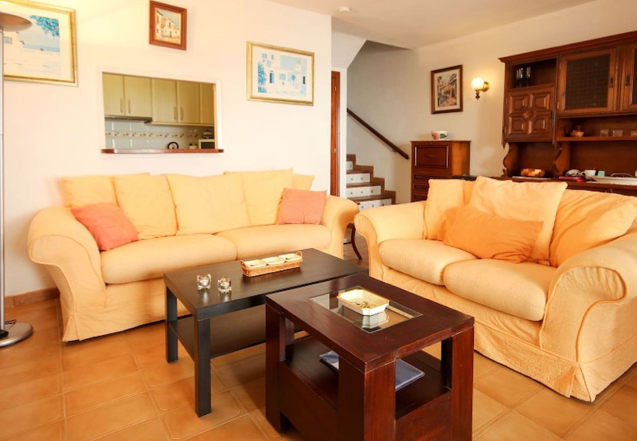 Townhouse in Fuengirola - 2 Bedroom Holiday Rental Townhouse 