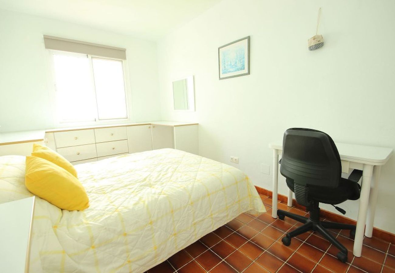 Townhouse in Fuengirola - 2 Bedroom Holiday Rental Townhouse 