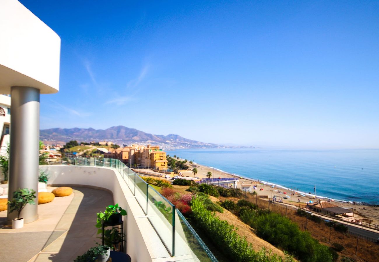 Apartment in Mijas Costa - Penthouse, Amazing Sea Views, Plunge Pool and BBQ 