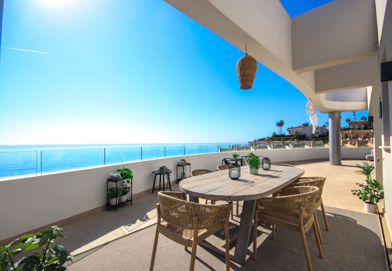 Apartment in Mijas Costa - Penthouse, Amazing Sea Views, Plunge Pool and BBQ 