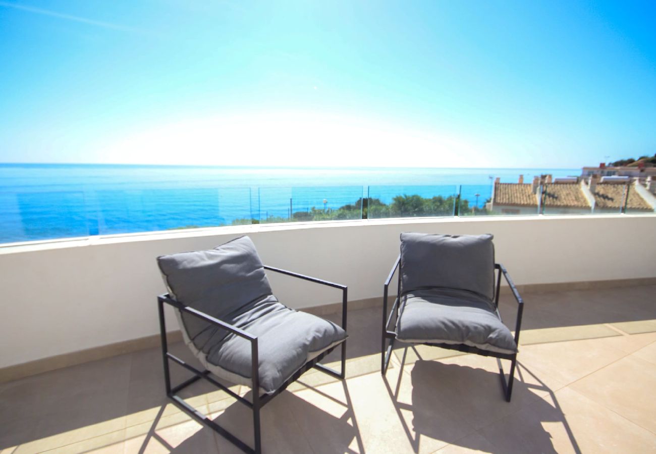 Apartment in Mijas Costa - Penthouse, Amazing Sea Views, Plunge Pool and BBQ 