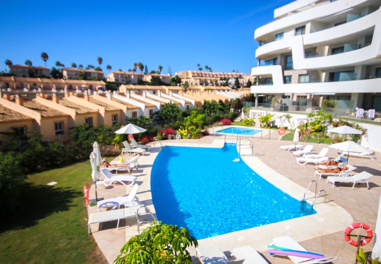 Apartment in Mijas Costa - Penthouse, Amazing Sea Views, Plunge Pool and BBQ 