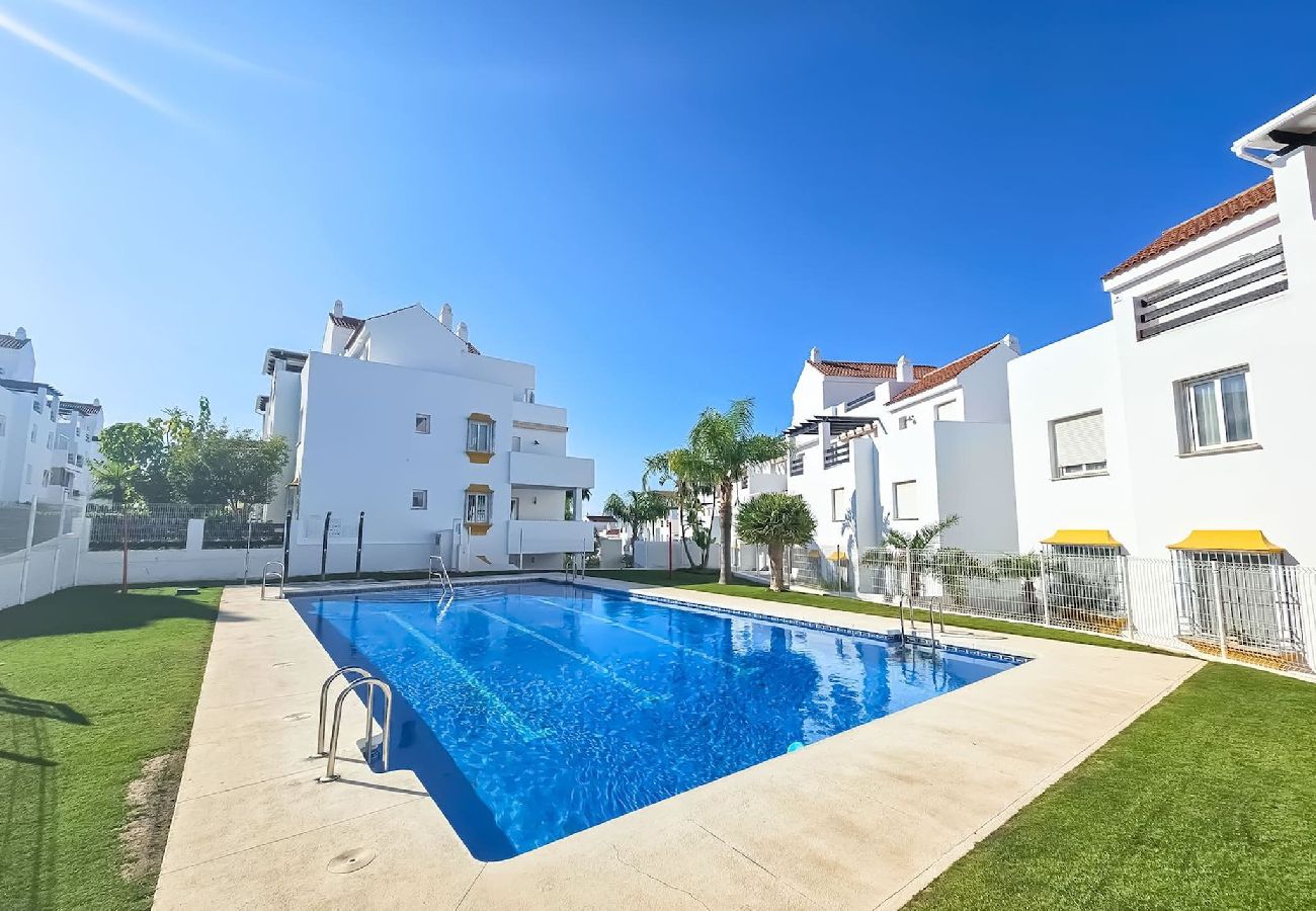 Apartment in Estepona - Apt with views over Valle Romano Golf Estepona 