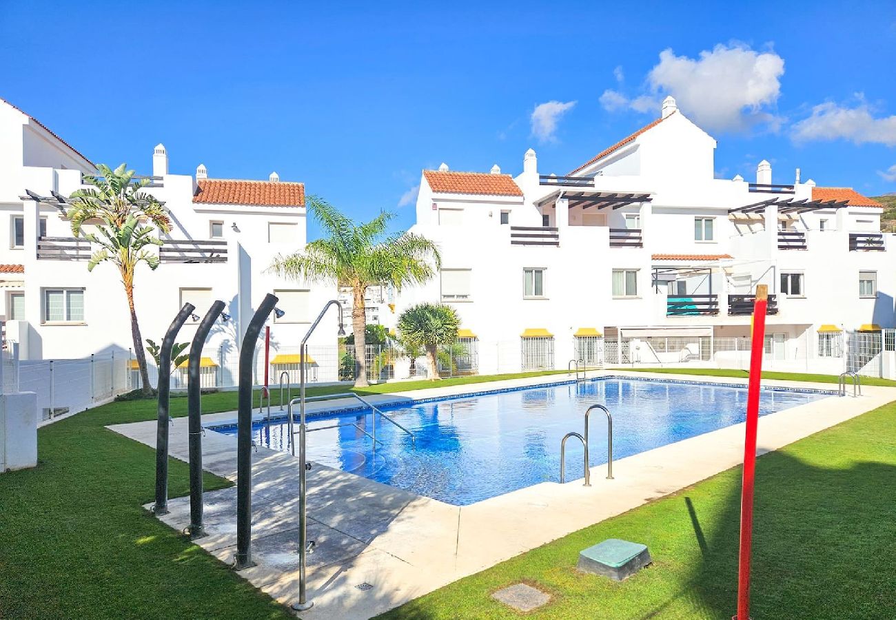 Apartment in Estepona - Apt with views over Valle Romano Golf Estepona 