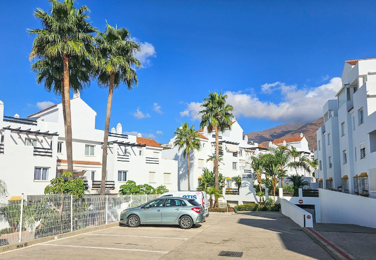 Apartment in Estepona - Apt with views over Valle Romano Golf Estepona 