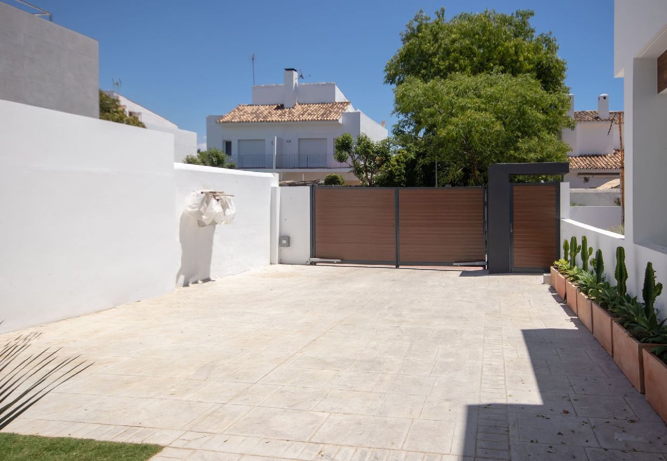 Villa in Marbella - Luxury Villa, private pool close to Puerto Banus 