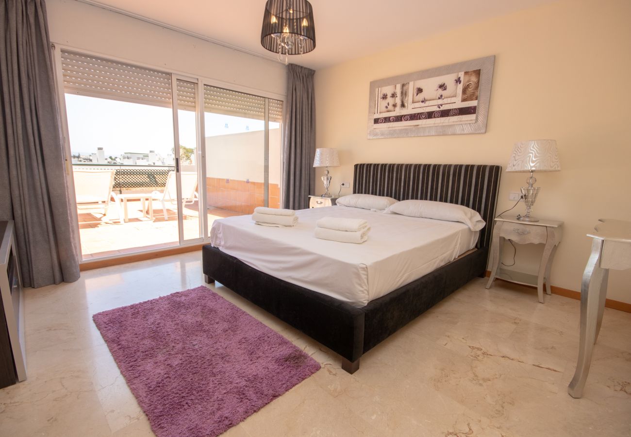 Apartment in Marbella - Spacious Modern Penthouse Guadalmina, San Pedro 