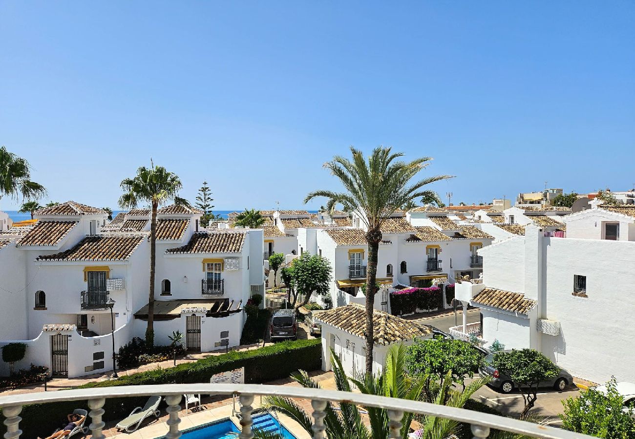 Apartment in La Cala de Mijas - 2 bedroom apt in La Cala de Mijas 100m from Beach 