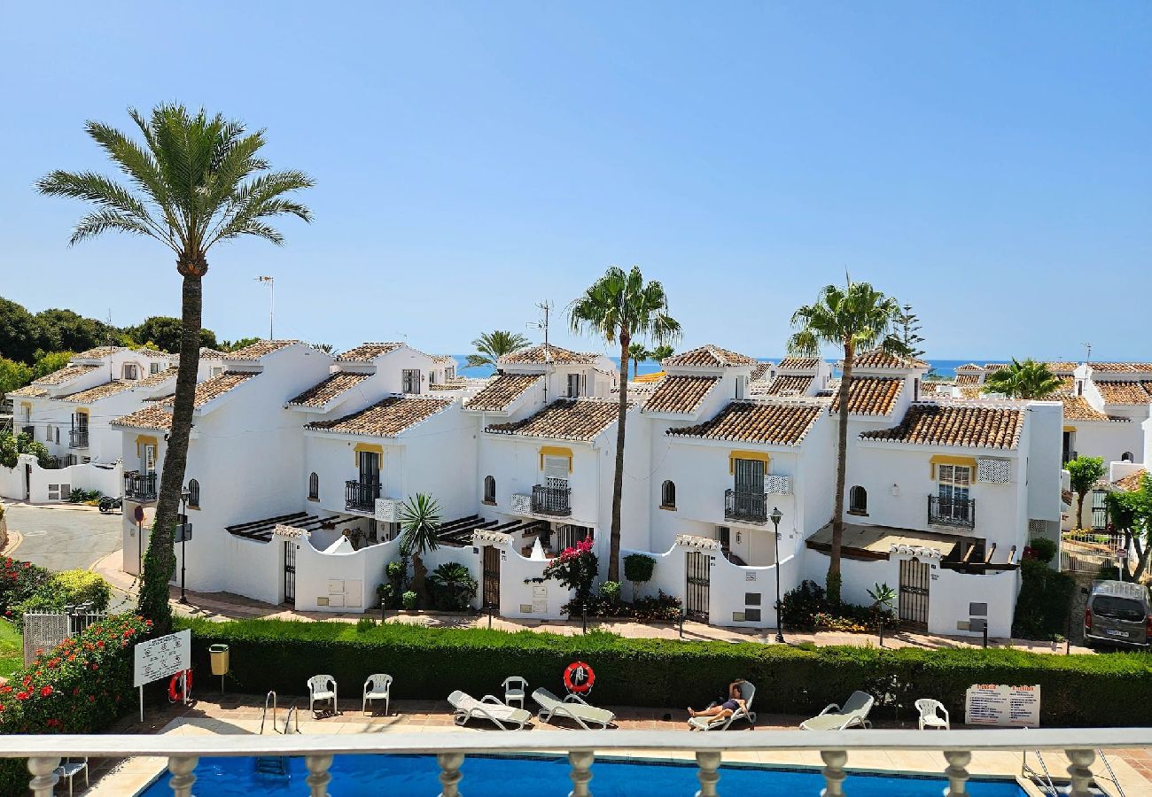 Apartment in La Cala de Mijas - 2 bedroom apt in La Cala de Mijas 100m from Beach 