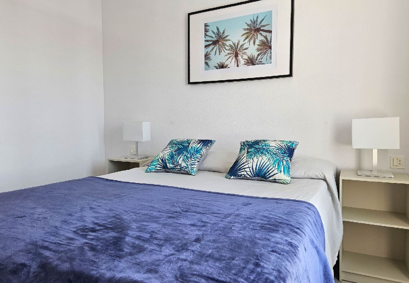 Apartment in La Cala de Mijas - 2 bedroom apt in La Cala de Mijas 100m from Beach 