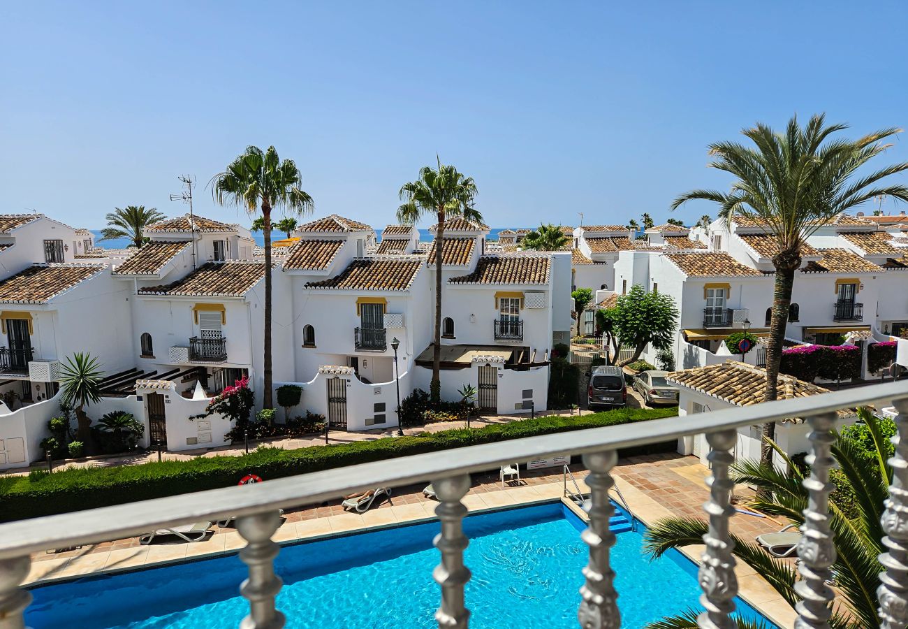 Apartment in La Cala de Mijas - 2 bedroom apt in La Cala de Mijas 100m from Beach 