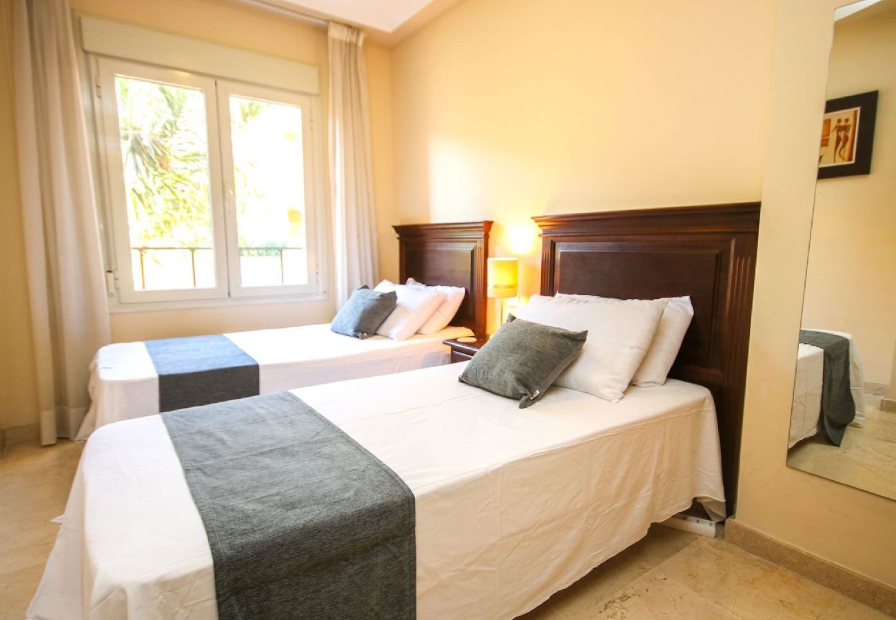 Apartment in Marbella - Three bedroom apartment in Las Chapas, Marbella. 