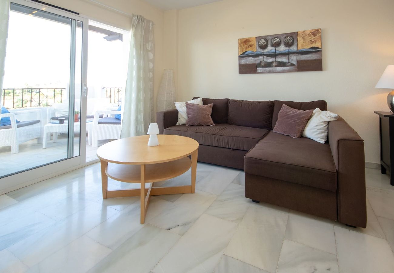 Apartment in Mijas Costa - Two bedroom apartment in Calahonda with sea views 