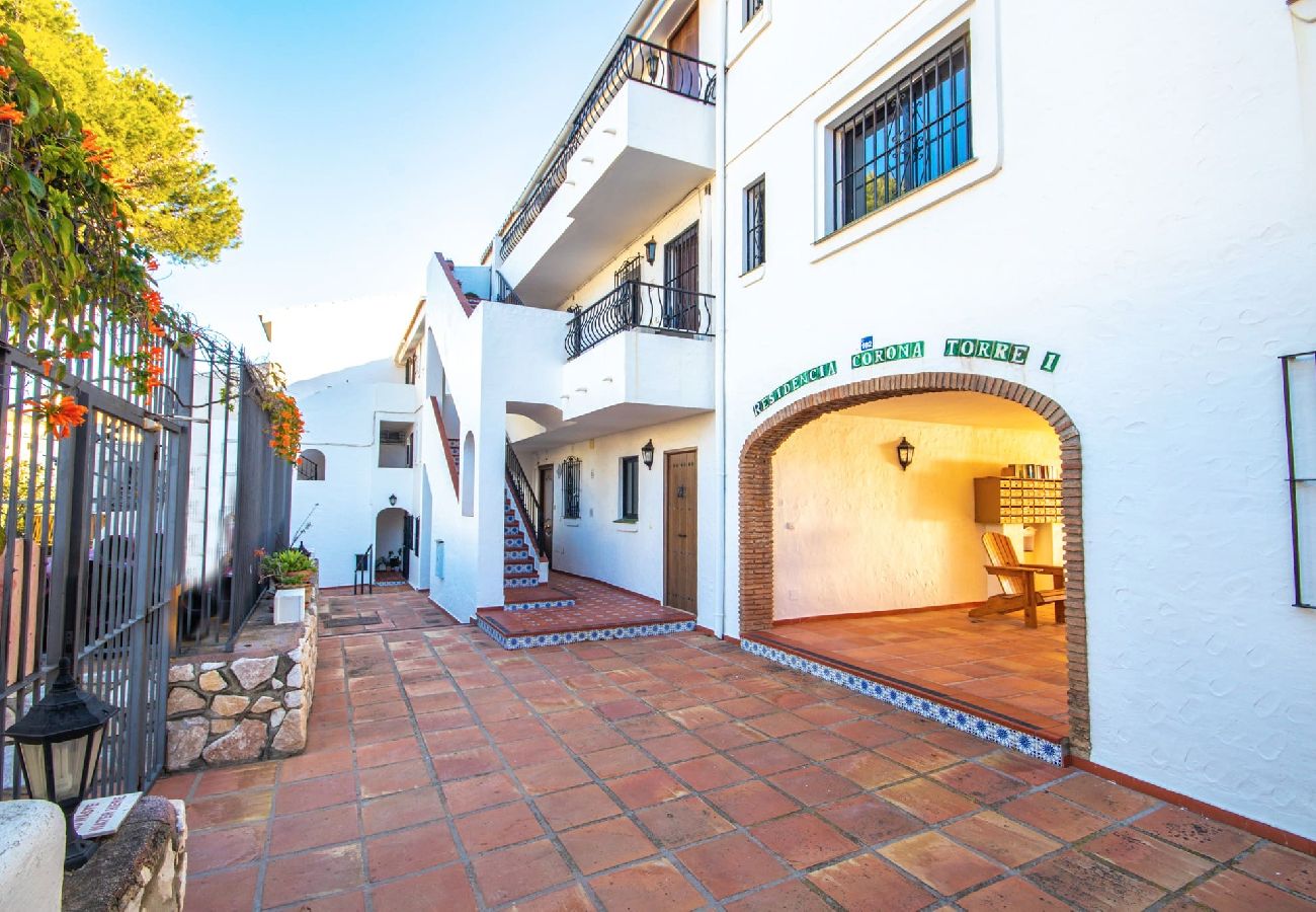 Apartment in Mijas Costa - Beautiful sea views @ Torrenueva near La Cala 