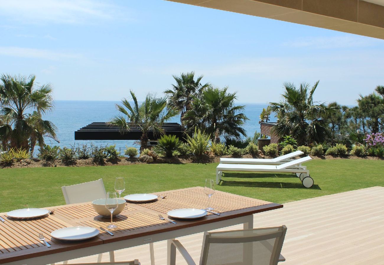 Apartment in Estepona - Seafront condo, Amazing views Horizon Beach 