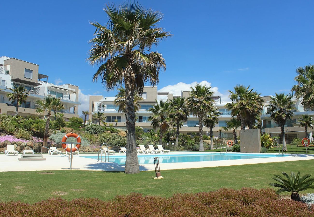 Apartment in Estepona - Seafront condo, Amazing views Horizon Beach 