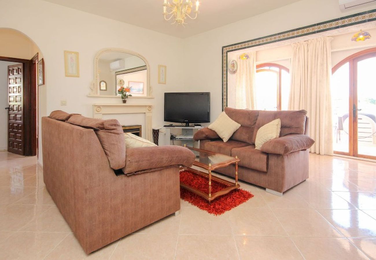 Apartment in Mijas Costa - Two bedroom apartment in El Faro with sea views 