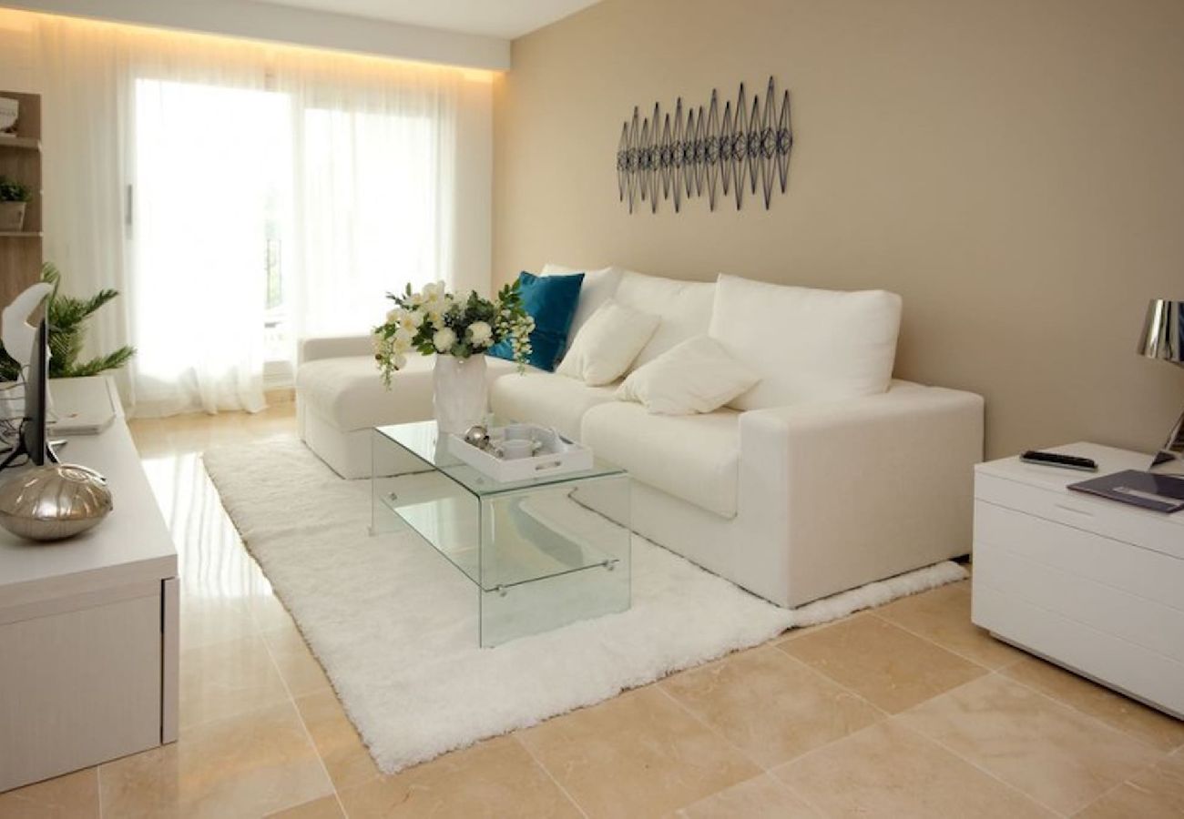 Apartment in Marbella - Enchanting Countryside Apartment with WiFi 