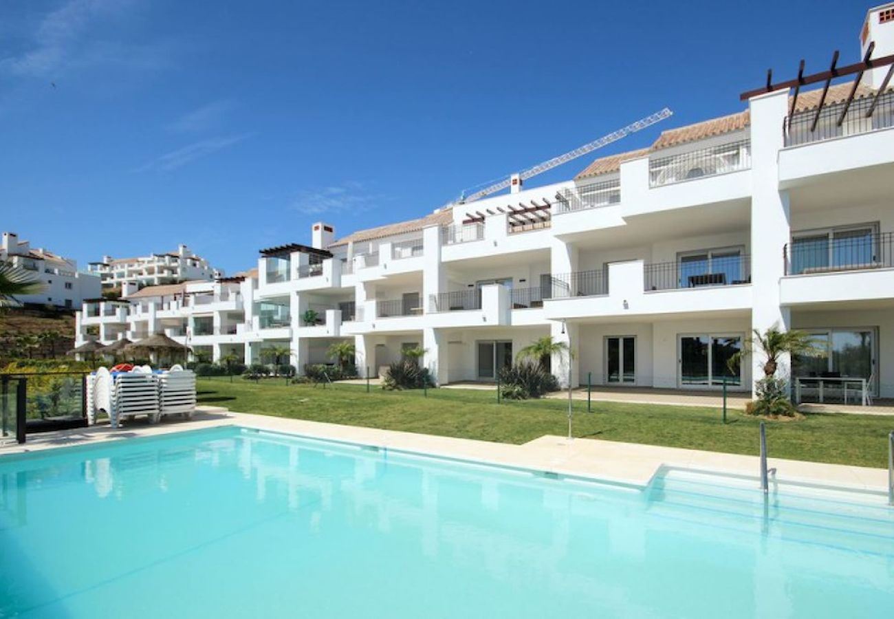 Apartment in Marbella - Enchanting Countryside Apartment with WiFi 