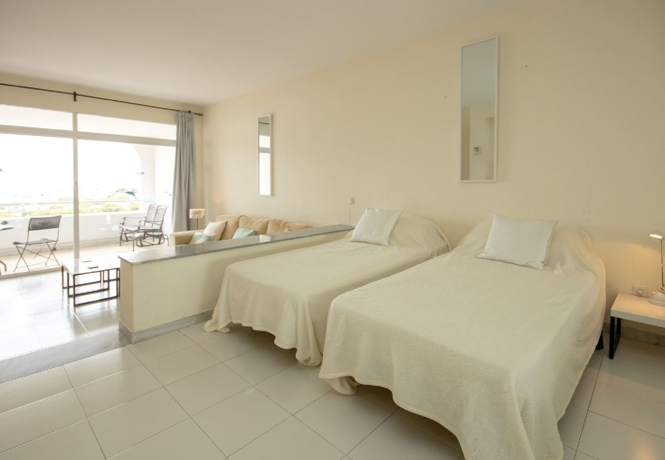 Studio in Mijas Costa - Studio apt, Miraflores with sea and coastal views 