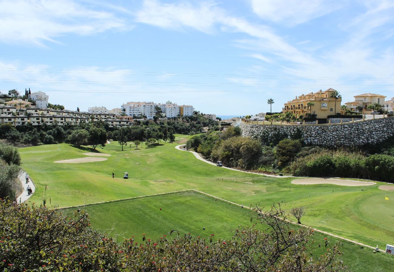 Studio in Mijas Costa - Studio apt, Miraflores with sea and coastal views 