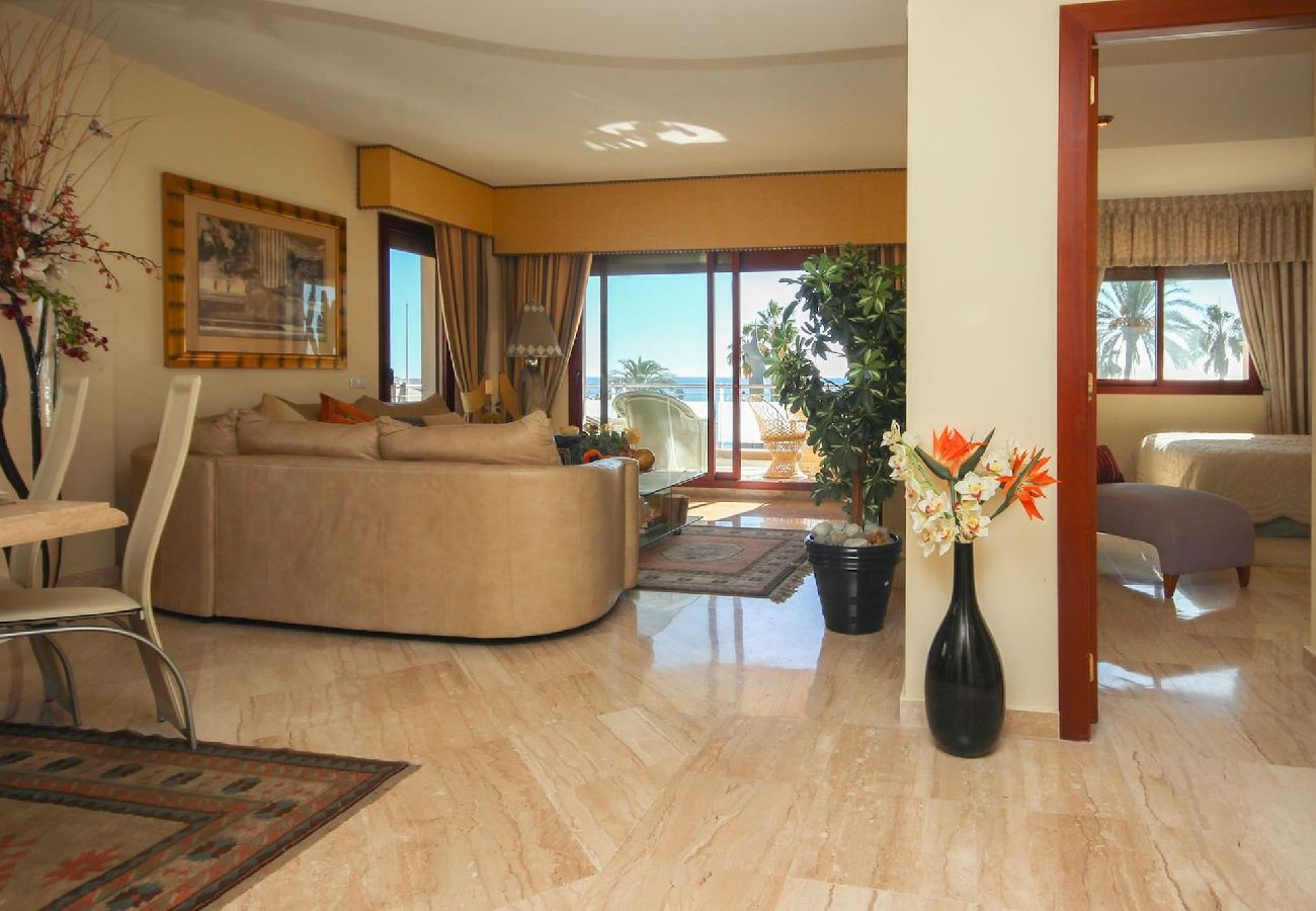 Apartment in Marbella - Luxury beachfront property, San Pedro 