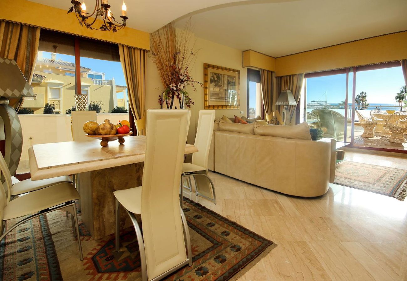 Apartment in Marbella - Luxury beachfront property, San Pedro 