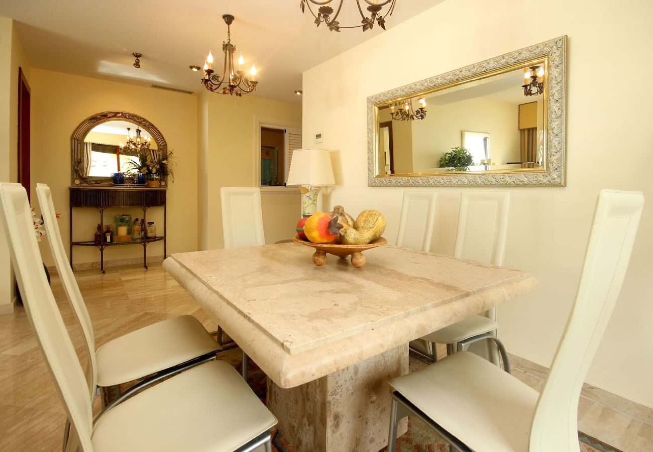 Apartment in Marbella - Luxury beachfront property, San Pedro 