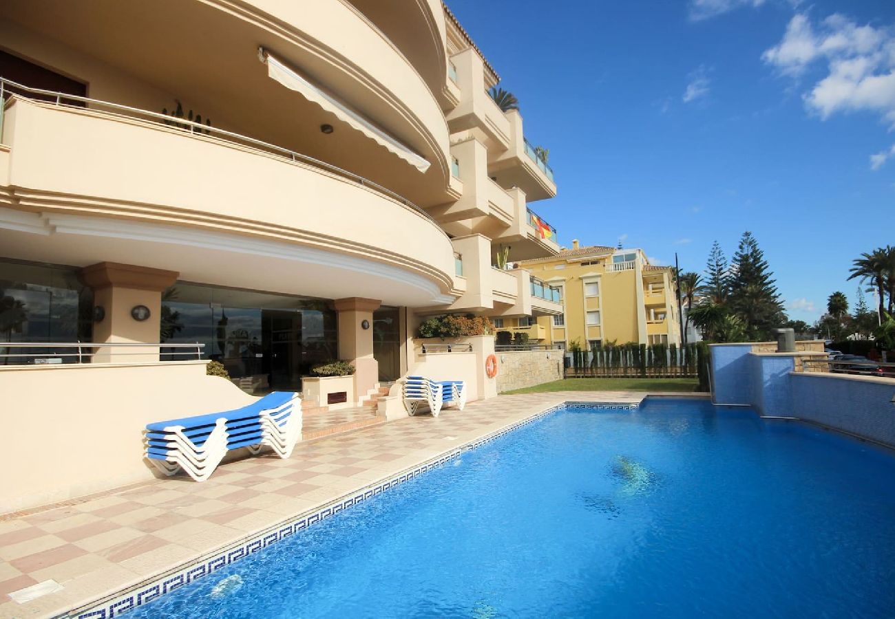 Apartment in Marbella - Luxury beachfront property, San Pedro 