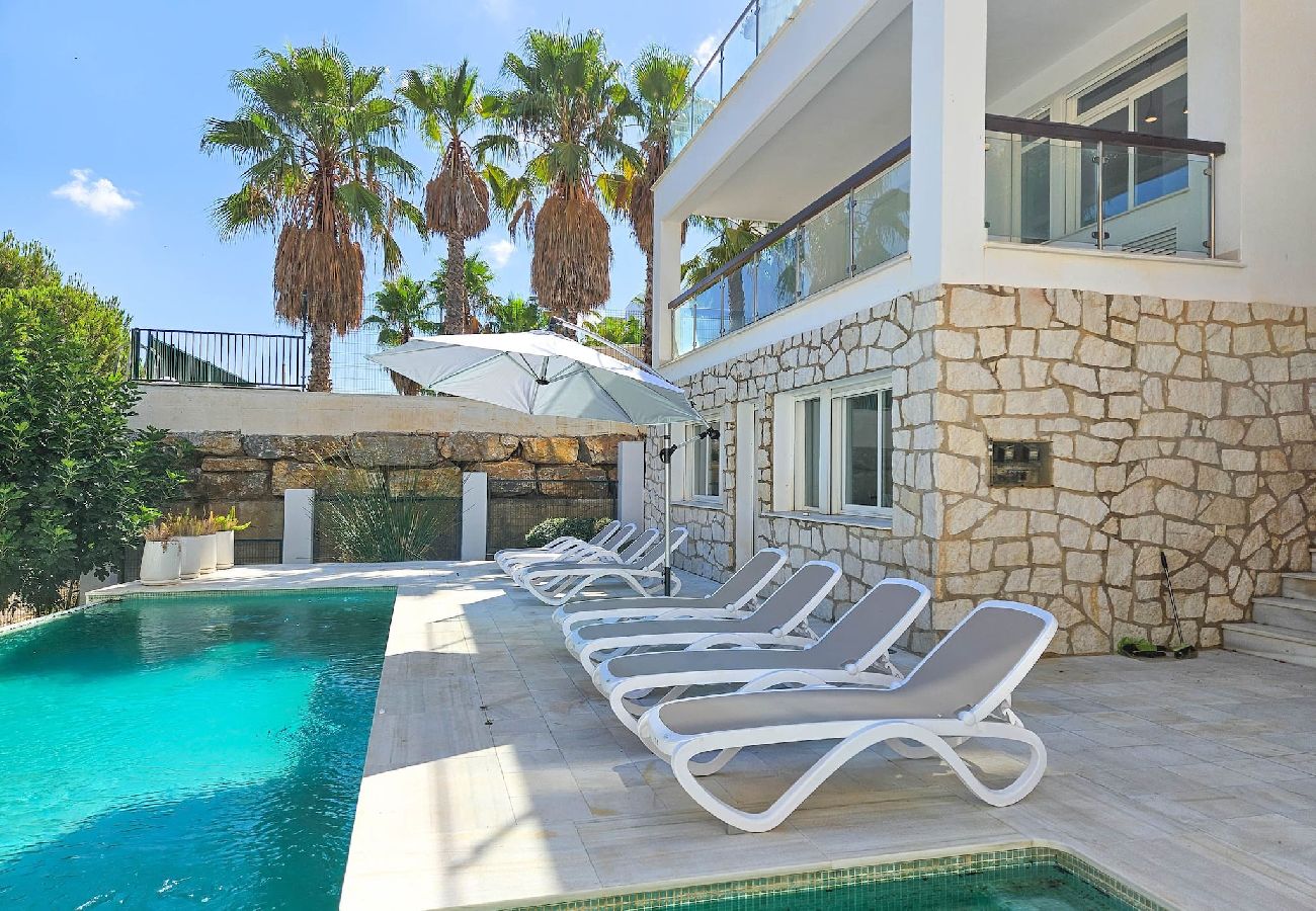 Villa in La Cala de Mijas - 4 bedroom villa with private pool in La Cala Golf 